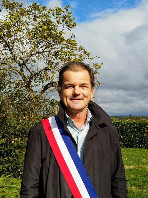 Maie-Rignieux-echarpe Monsieur le maire de Rignieux